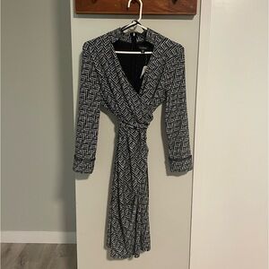 Le Chateau Dress - Black zigzag design